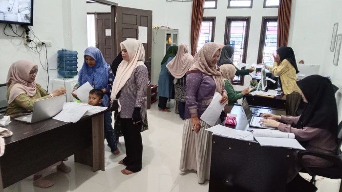 Warga Aceh Besar Antre Demi Bantuan Modal Usaha dari Baitul Mal