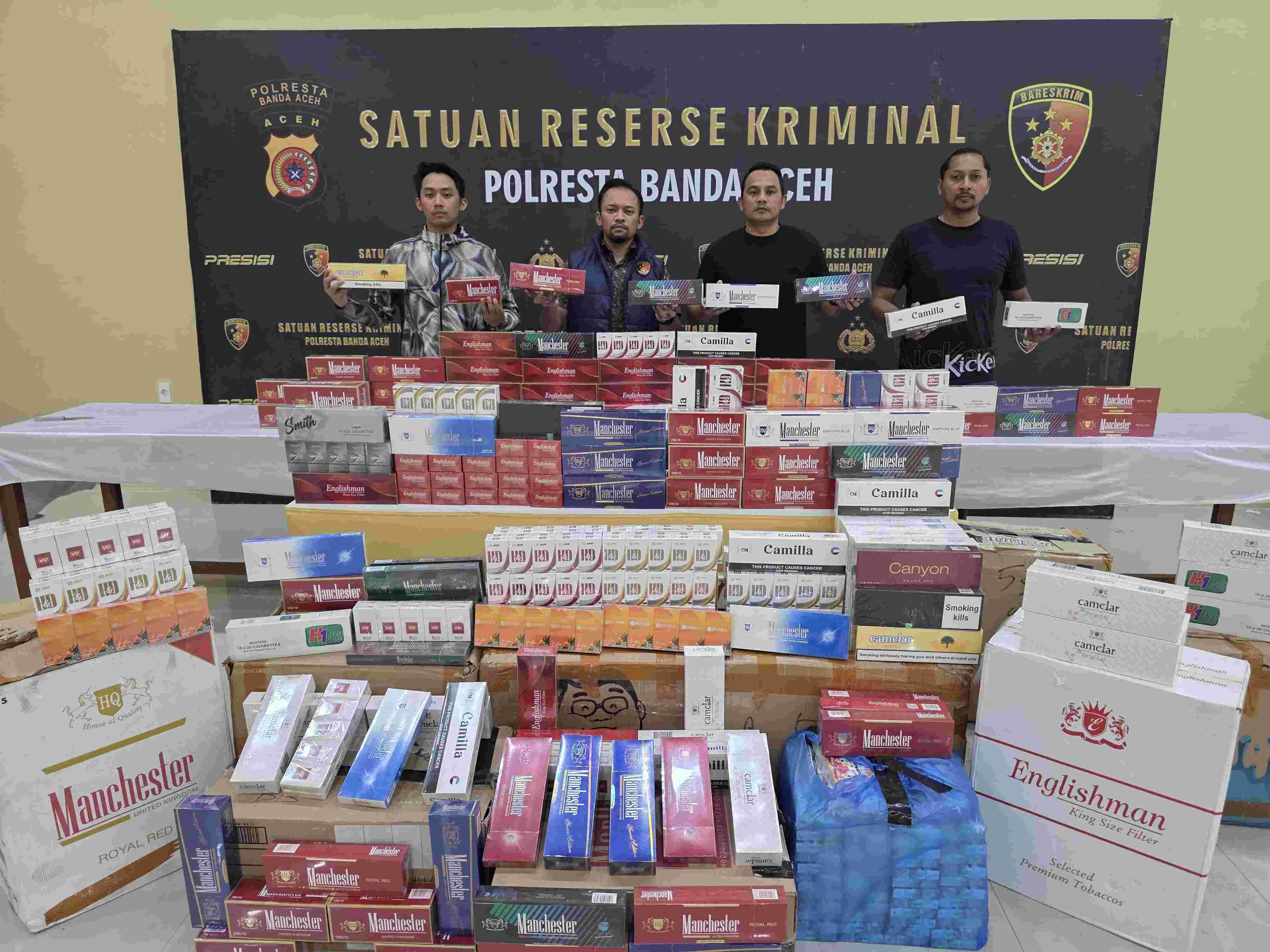 Dua Mahasiswa Ditangkap, 618 Slop Rokok Ilegal Disita di Banda Aceh
