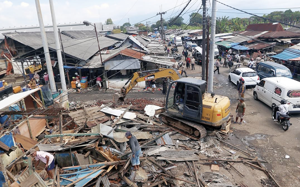Relokasi Pasar Induk Gadang Dikebut, Pedagang Gotong Royong Bangun Lapak Sementara