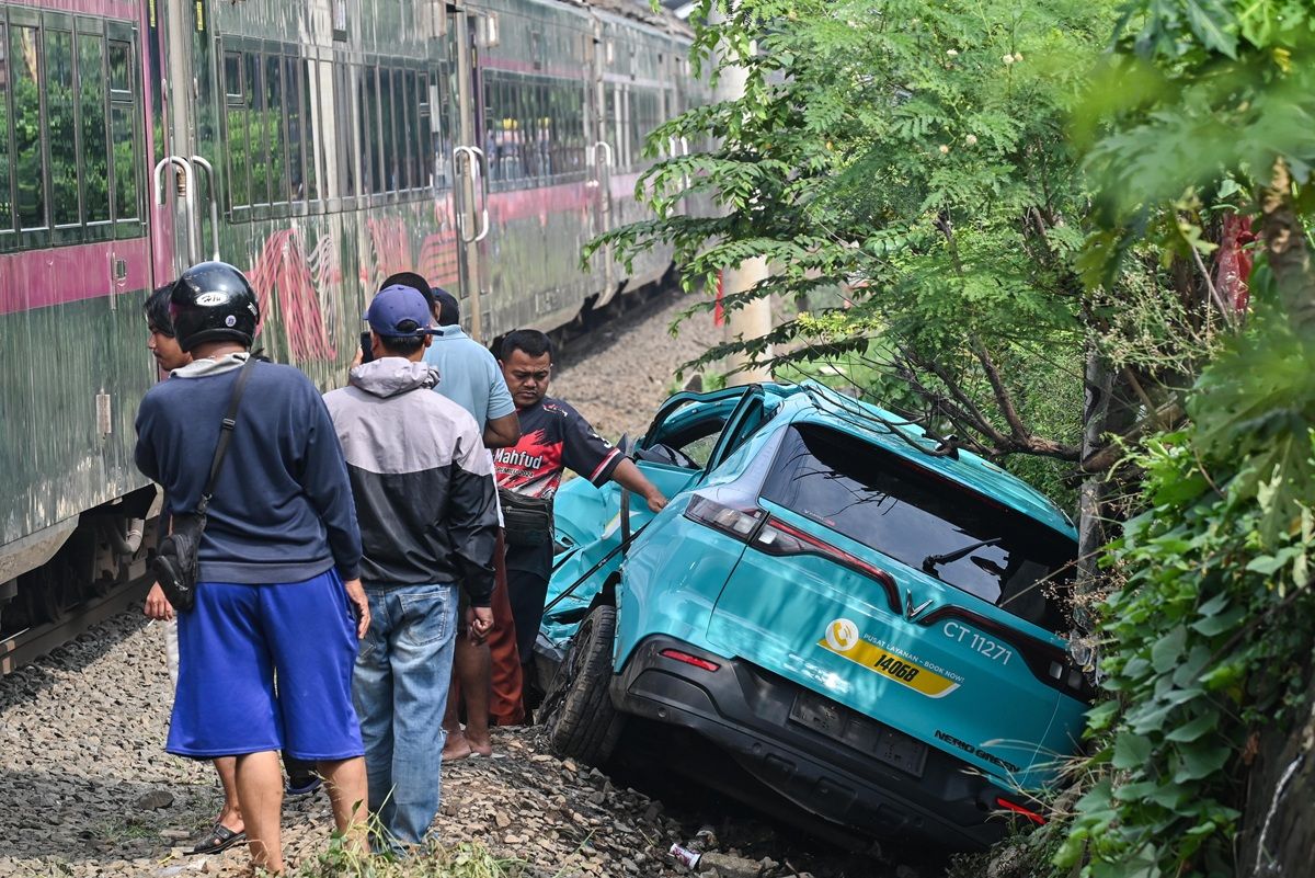 Polisi Ungkap Arah Penyelidikan Kecelakaan Kereta di Bekasi, Sopir Taksi Jadi Sorotan