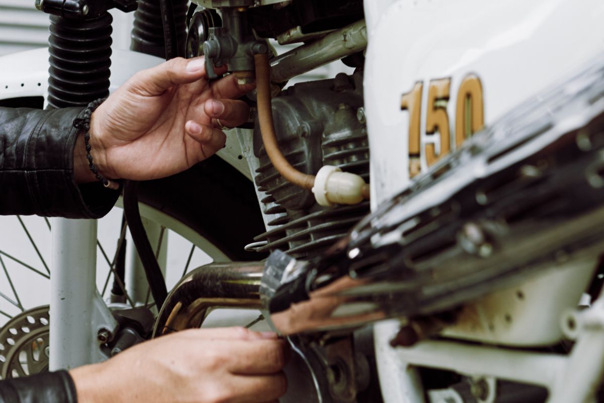 Kenapa Motor 4 Tak Tidak Pakai Oli Samping? Ternyata Ini Alasannya!