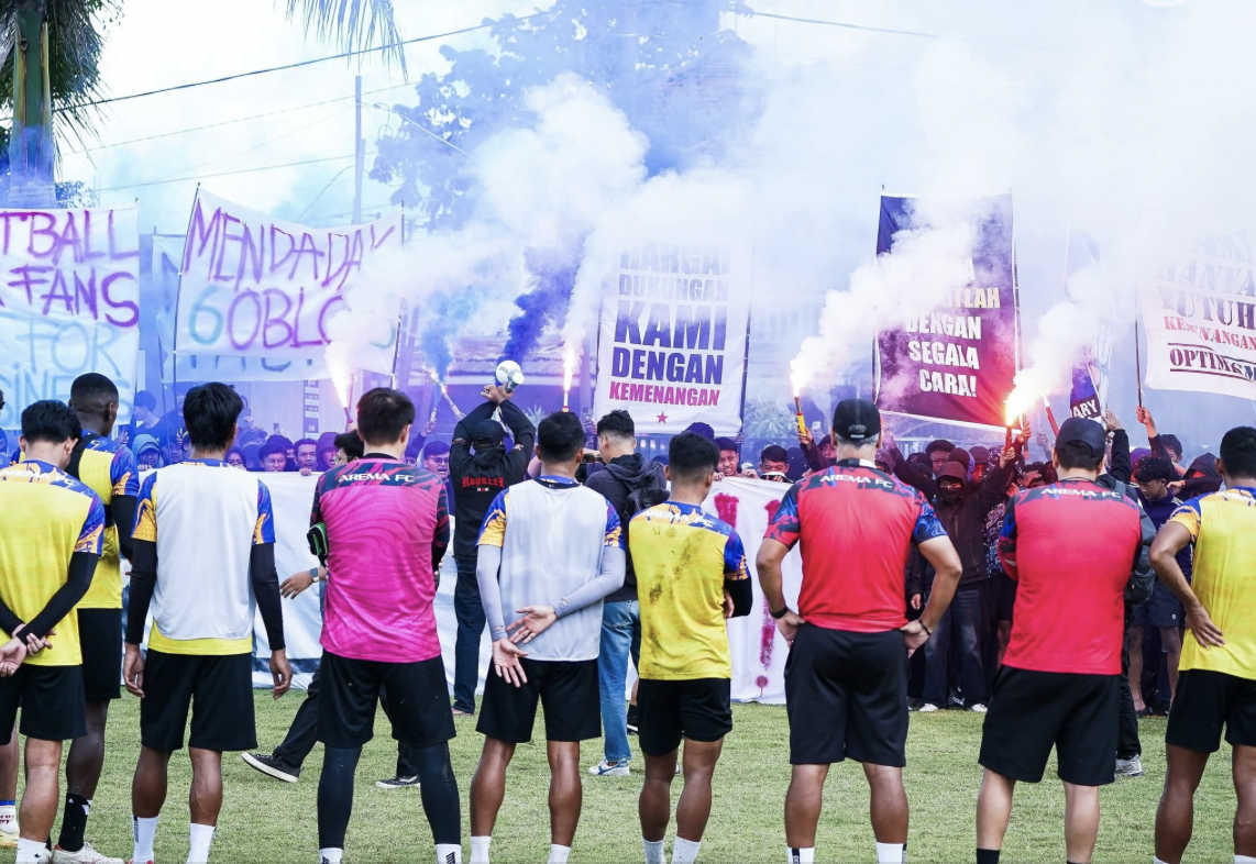 Tekanan Aremania di Sesi Latihan Arema FC, Antara Protes Keras dan Harapan Bangkit