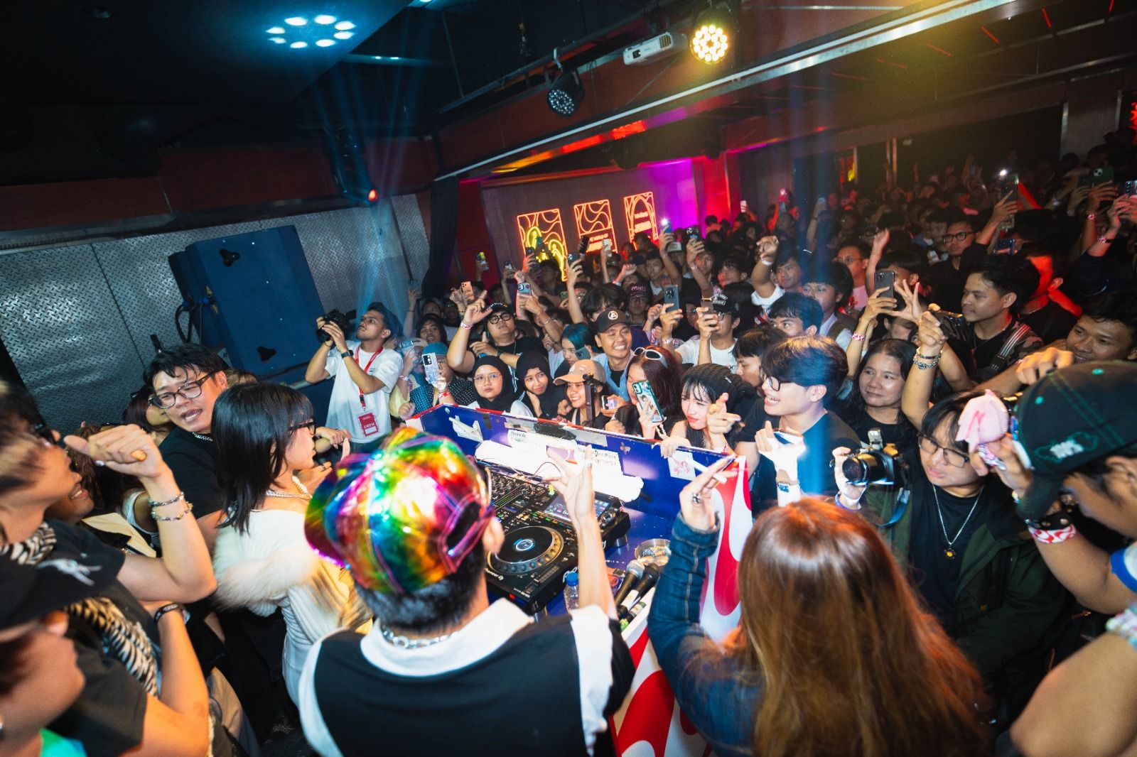 Penggemar Gaya Hidup Musim Panas Ramaikan Block Party di Blok M, Bawa Nuansa Brasil ke Jakarta