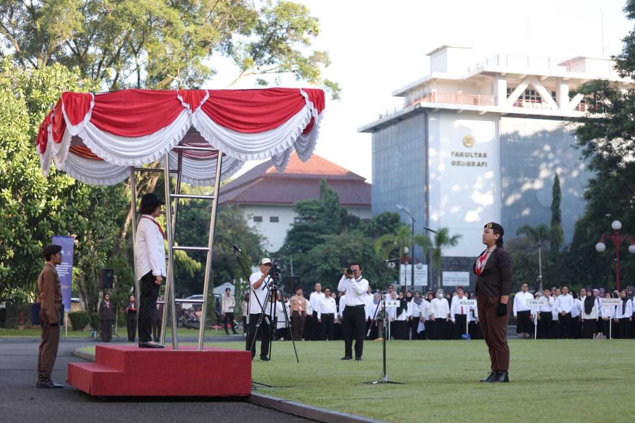 Hardiknas UGM 2026: Rektor Berikan Penghargaan ke Dosen Hingga Soroti Kesenjangan Ini