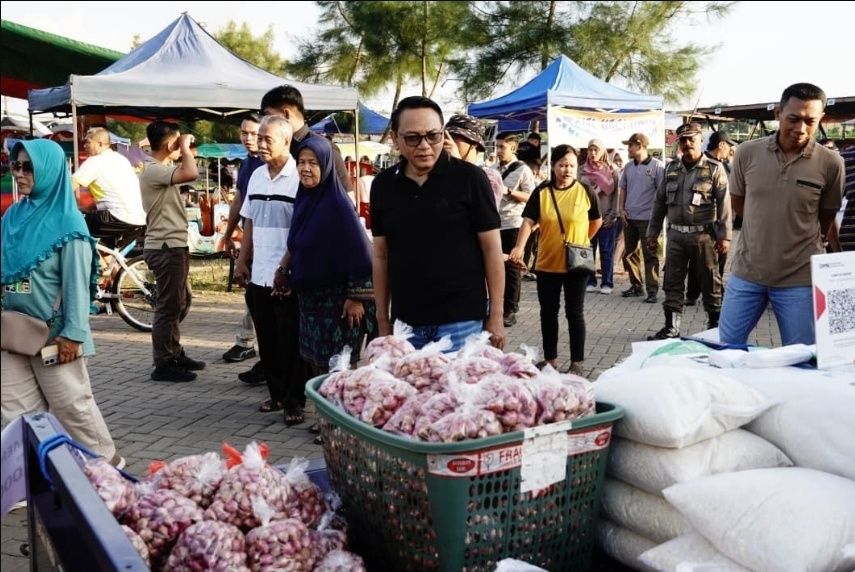 Alun-Alun Kembang Joyo dipadati Banyak Masyarakat untuk CFD