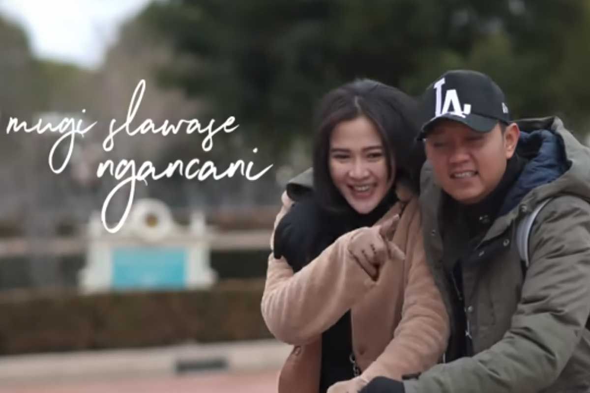Lirik Lagu Sinarengan - Denny Caknan Feat. Bella Bonita Beserta Artinya