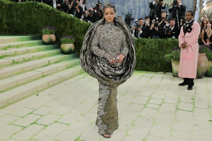 7 Penampilan Paling Dramatis di Karpet Merah Met Gala 2026, Nicole Kidman Salah Tema?