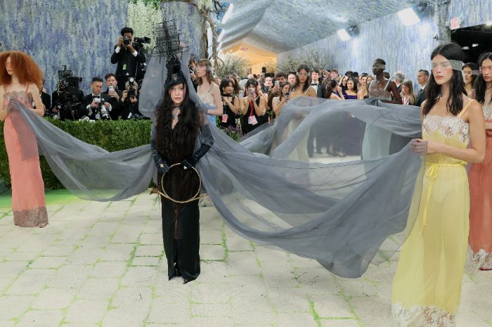 7 Penampilan Paling Dramatis di Karpet Merah Met Gala 2026, Nicole Kidman Salah Tema?
