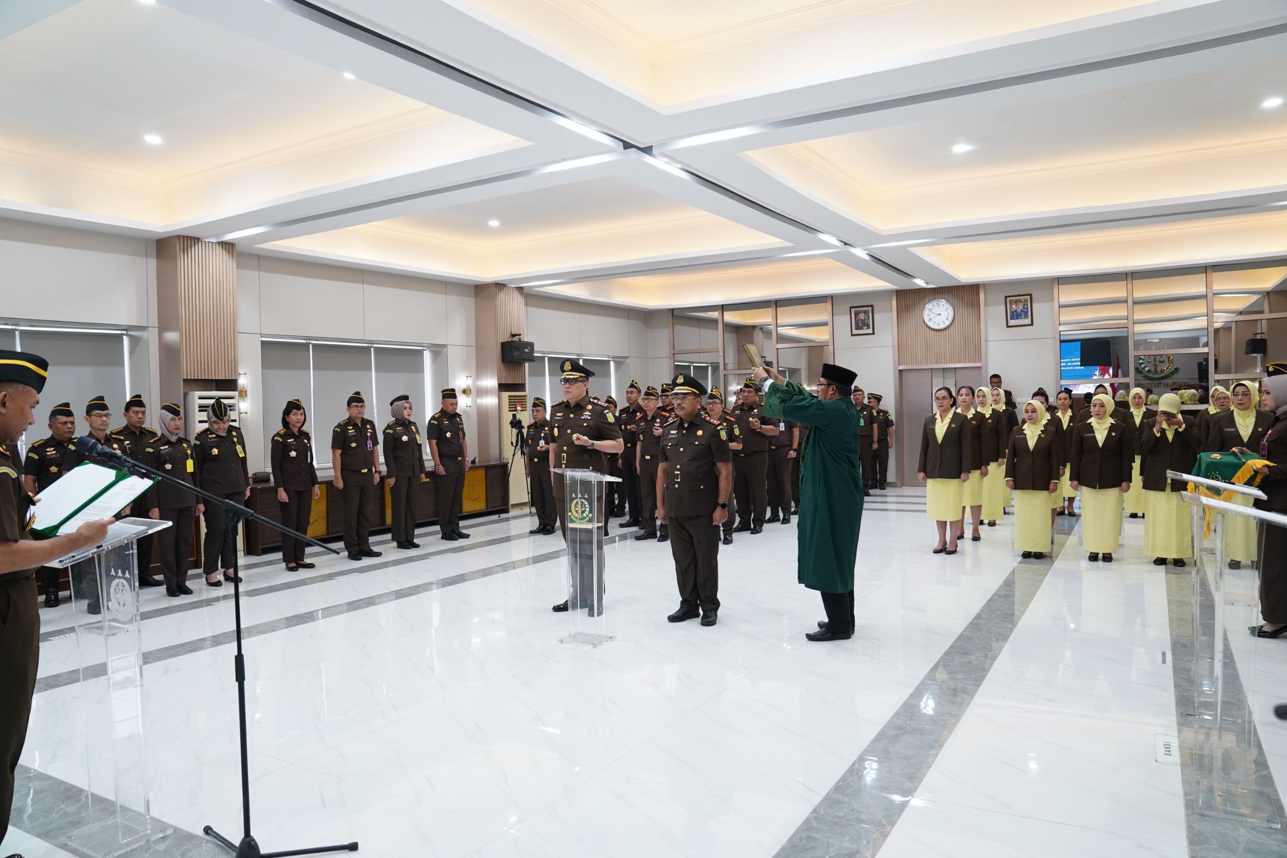 Kajati Lampung Lantik Wakajati Lampung dan Kepala Kejaksaan Negeri Lampung Timur