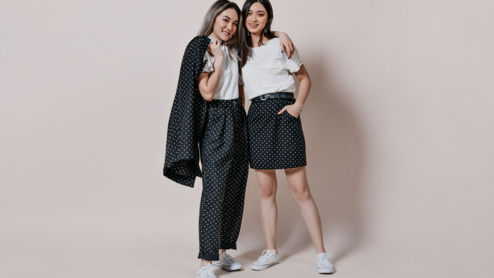 Pilihan Outfit Monokrom untuk Wanita Kontemporer yang Stylish