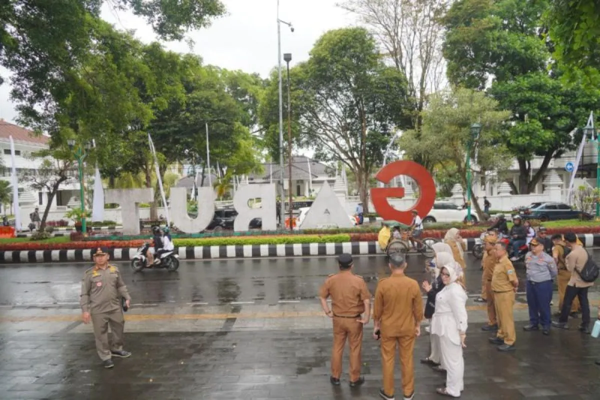 27 Kabupaten Kota Ramaikan Kirab Budaya Milangkala Jabar di Garut