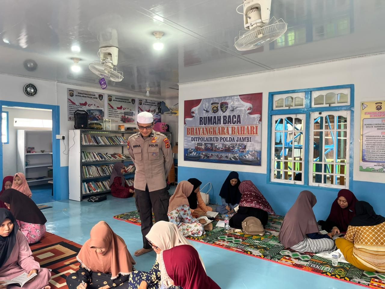 Sinergi Ditpolairud Polda Jambi dan GERAMI: Gandeng Pengajian Ibu-Ibu Pulau Pandan demi Kamtibmas