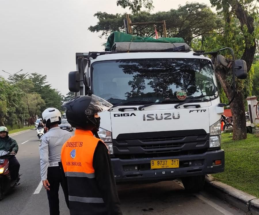 Dishub Kabupaten Bekasi Siapkan Aturan Pembatasan Jam Operasional Truk