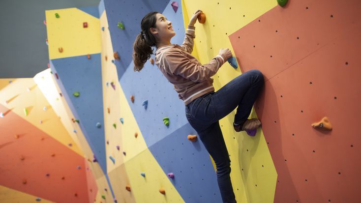 Mau Coba Olahraga Panjat Tebing? Ini Rekomendasi Spot Wall Climbing Hits di Kota Jambi!