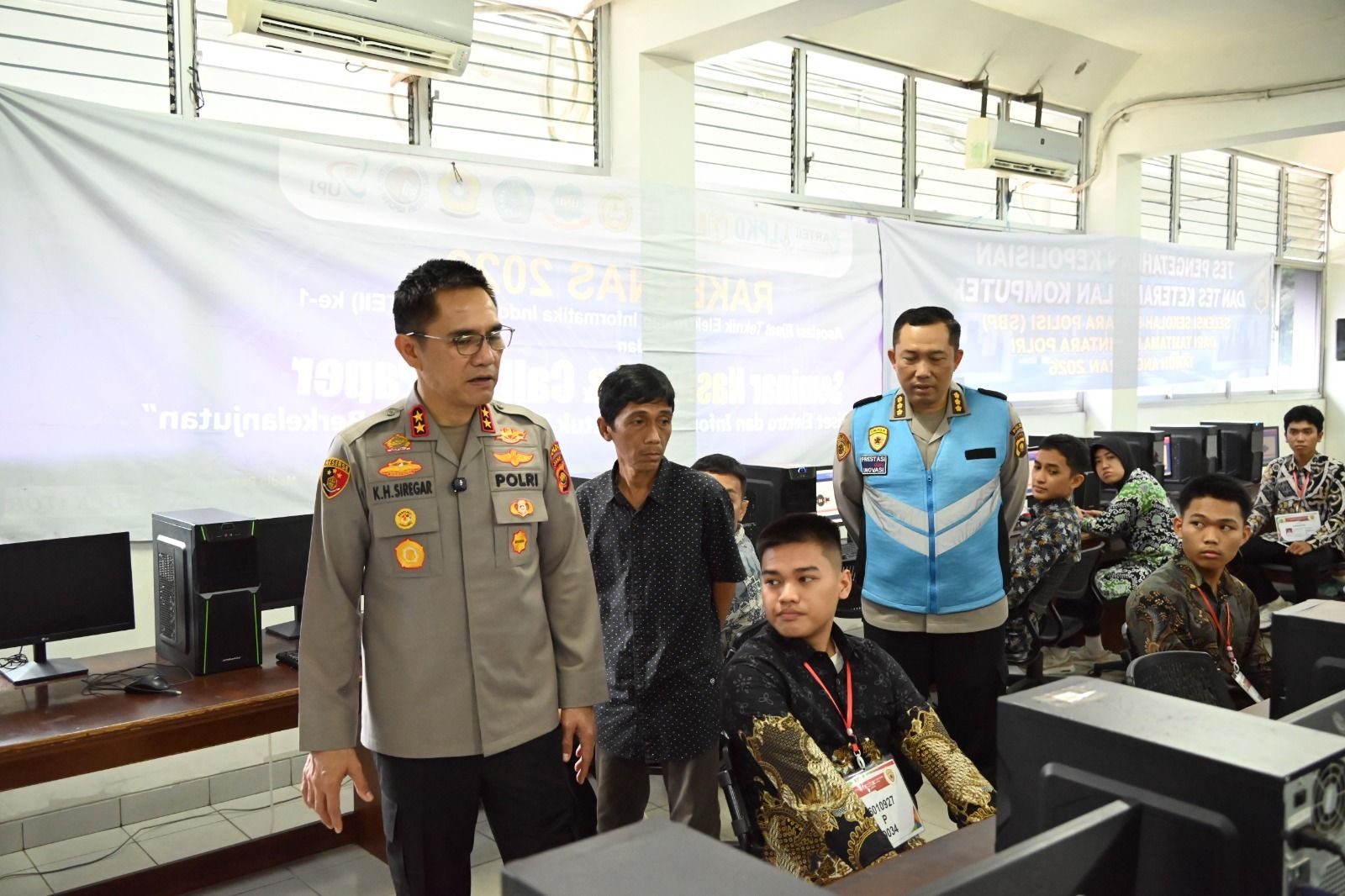 Kapolda Jambi Tinjau Langsung Pelaksanaan Tes Akademik Calon Taruna Akpol 2026 di Kampus Unama