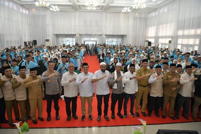Kloter Pertama CJH Aceh Resmi Berangkat, Mualem Ingatkan Jaga Hati dan Kesehatan