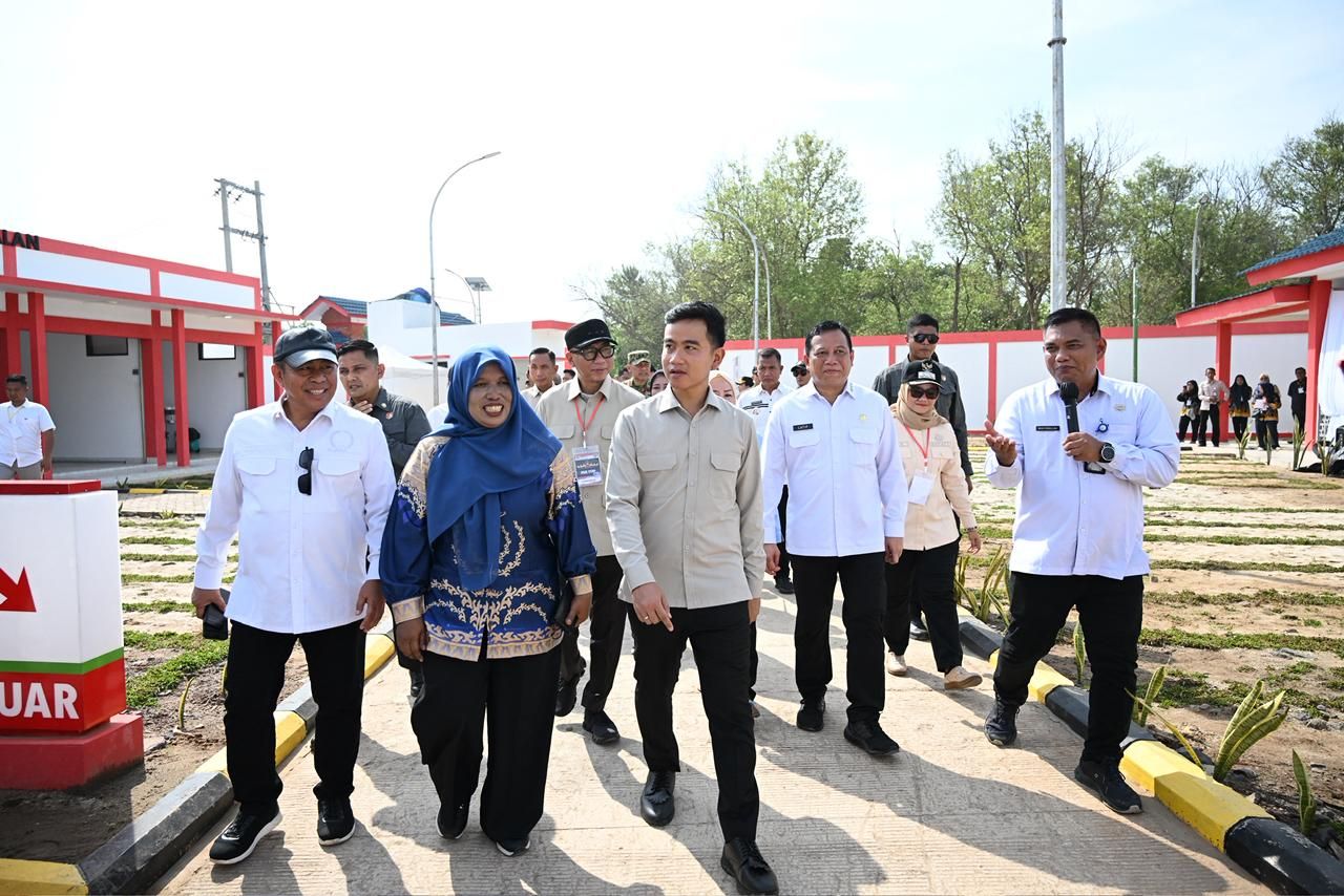 Wapres Gibran Tinjau Kampung Nelayan Merah Putih di Lampung Timur
