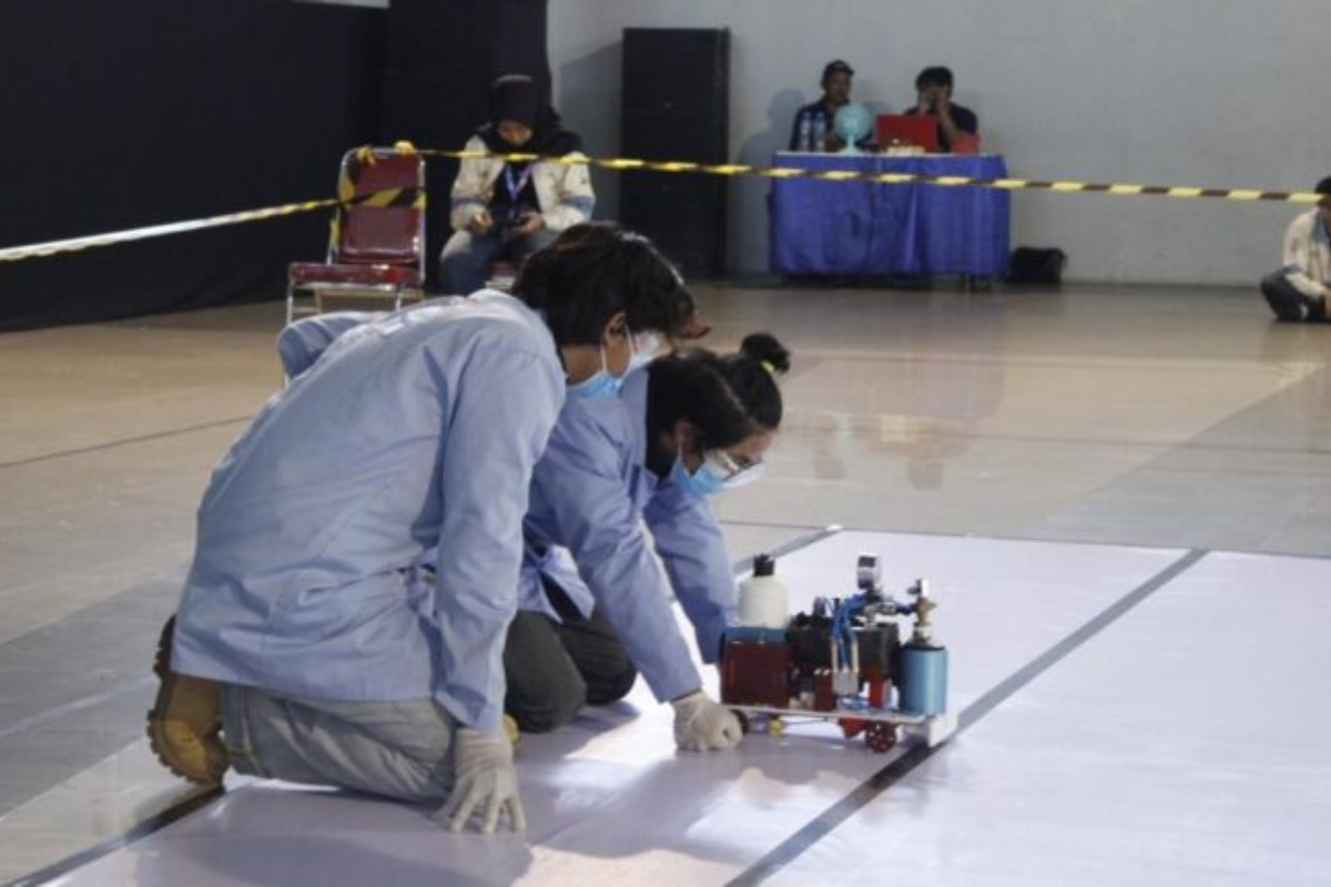 Keren! Mahasiswa Adu Inovasi Mobil Ramah Lingkungan di ICRCC 2026 ITS