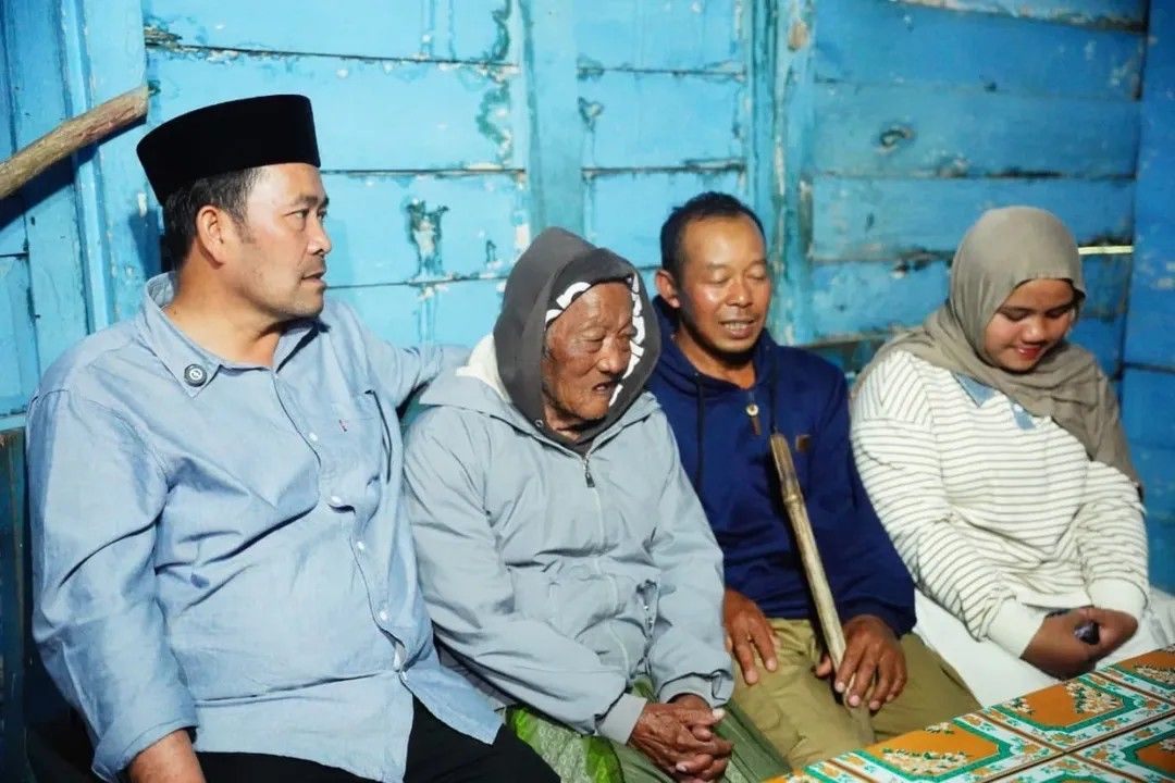 Kisah Unik Jemaah Haji Tertua dan Termuda Aceh Tengah: Kakek 91 Tahun dan Cucu 18 Tahun Berangkat Haji Bersama