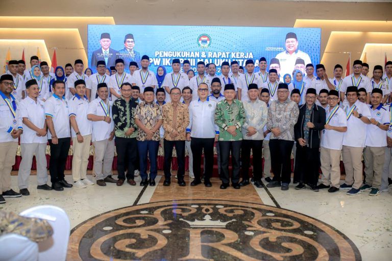 Bupati Ikram Hadiri Pengukuhan dan Rakerwil IKA-PMII Maluku Utara