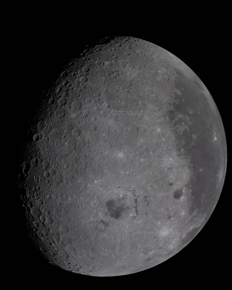 Foto Indah dan Menakjubkan Bulan NASA Artemis 2 Ungkap Warna yang Tak Terlihat Mata