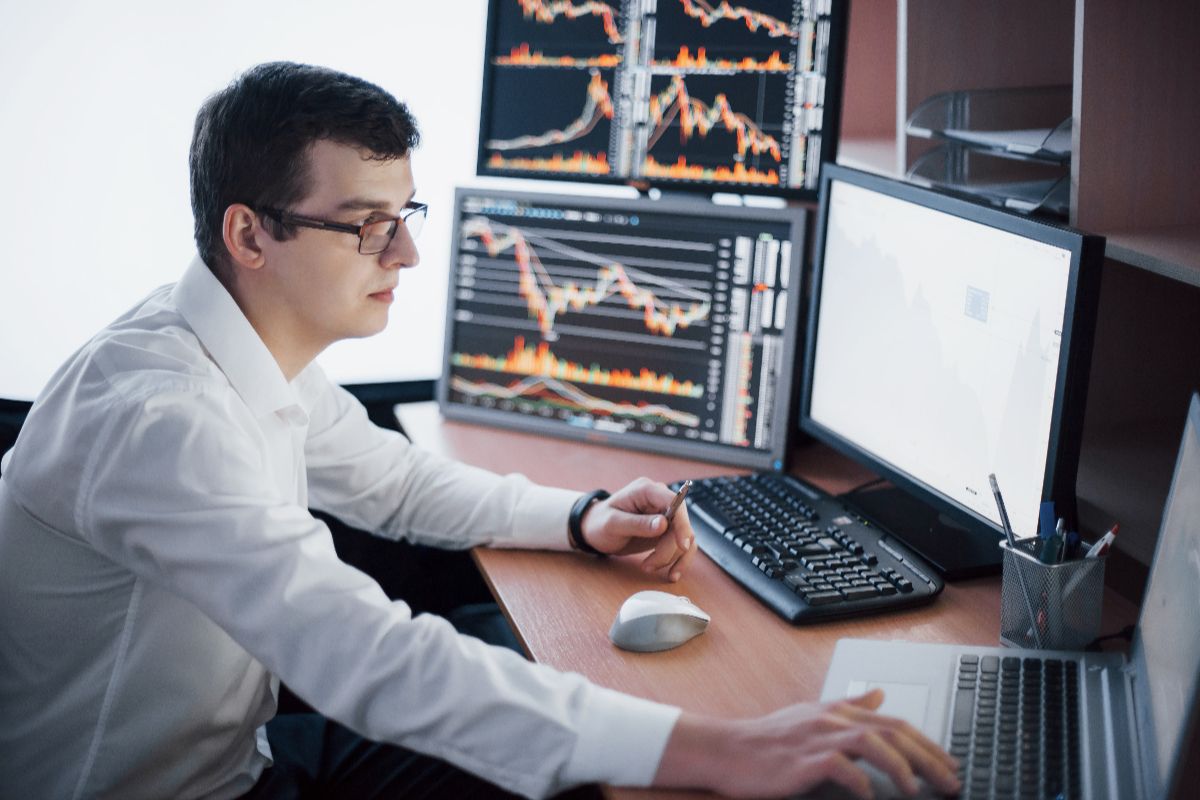 Mengenal Bandar Saham: Kunci Rahasia Cuan untuk Para Trader Pemula