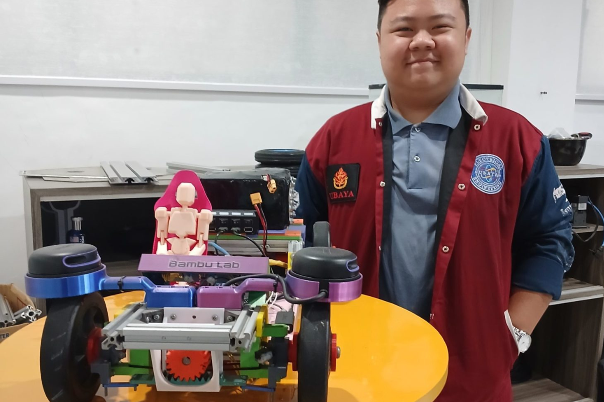 Inovasi Cerdas Mahasiswa Ubaya, Sistem Parkir Otomatis Bikin Mobil Bisa Parkir Sendiri