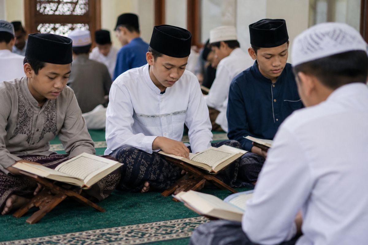 7 Cara Memilih Pondok Pesantren yang Baik, Biar Nggak Menyesal!