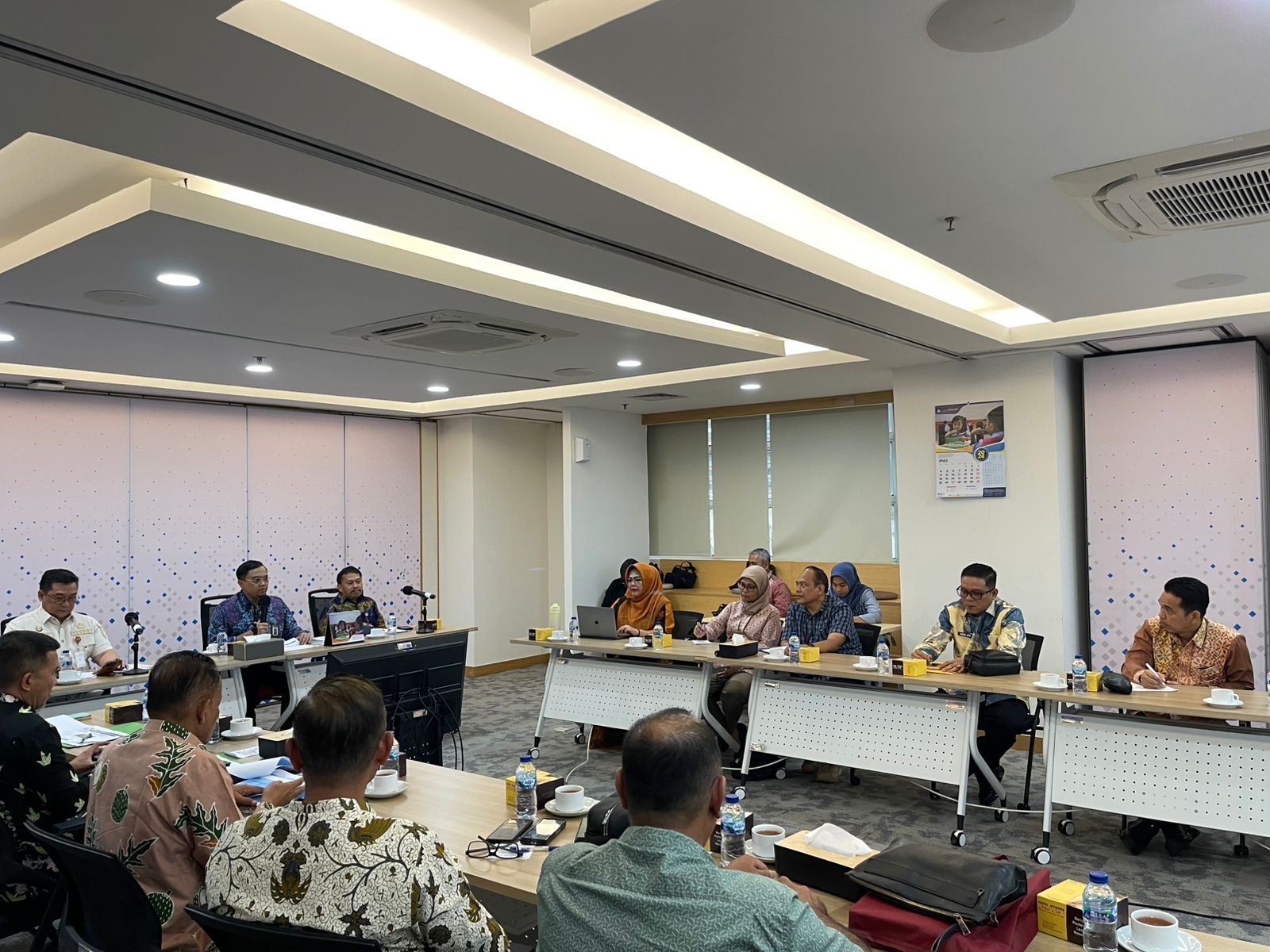 Pemprov Riau Jemput Bola ke Jakarta, Target 900 Sekolah Direvitalisasi pada 2026
