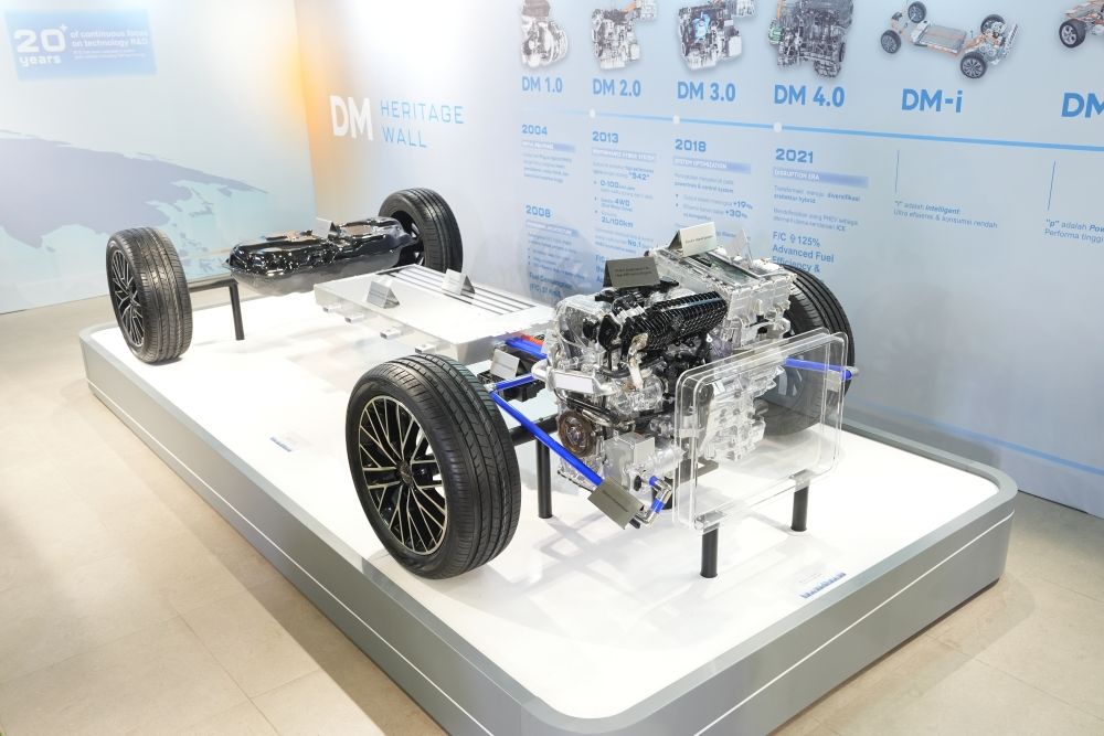 BYD M6 DM Jadi Pembuka Teknologi Hybrid Baru BYD, Bagaimana Cara Kerjanya?