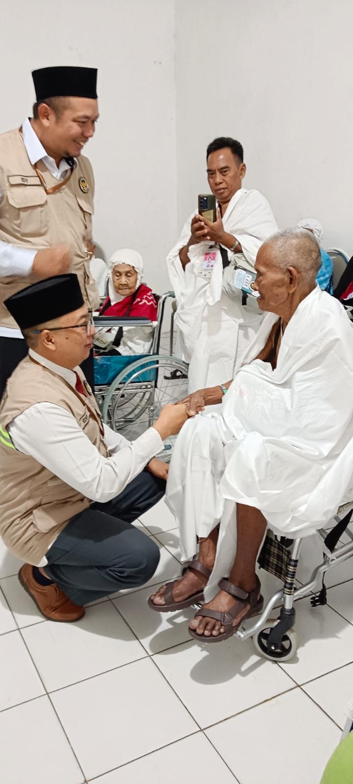 Kisah Inspiratif Mbah Kasrun, Jamaah Haji Tertua Kalsel Berusia 102 Tahun yang Menembus Batas Usia