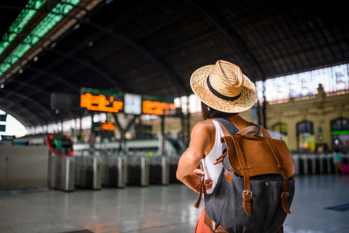 7 Sisi Psikologis Perempuan yang Gemar Solo Traveling