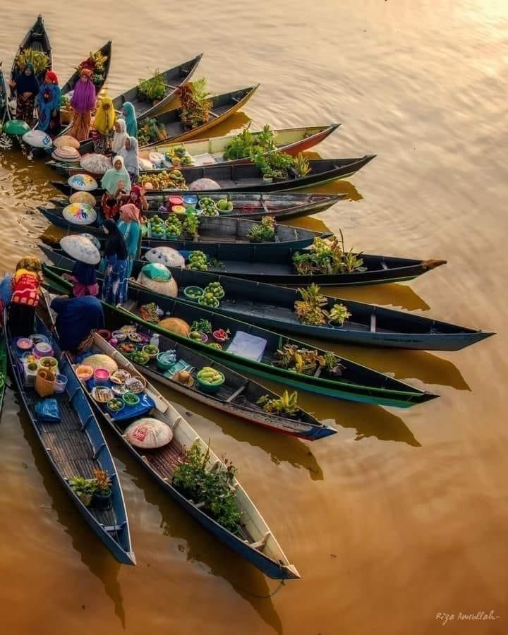 5 Landmark Wisata Ikonik di Kalimantan Selatan yang Wajib Masuk Bucket List Anda