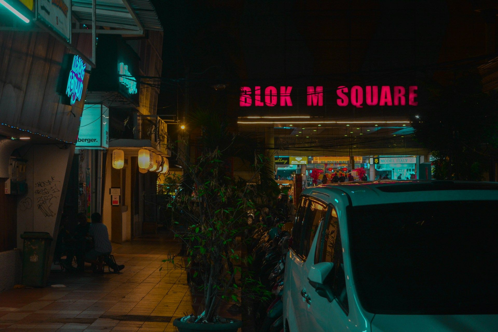 Sering Ketuker Mana Pos Bloc, M Bloc, dan Blok M? Ini Perbedaannya yang Harus Kamu Tahu!