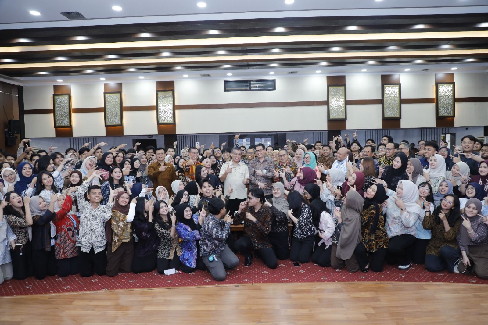 Menaker Yassierli: Program Magang Nasional Kunci Cetak Generasi Muda Siap Kerja