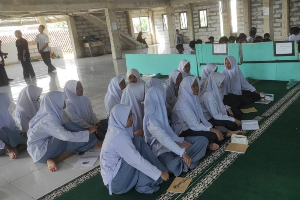 Itera dan Mata Garuda Lampung Ajak Santri Bikin Balsem Herbal, Asah Literasi Sains dan Jiwa Wirausaha