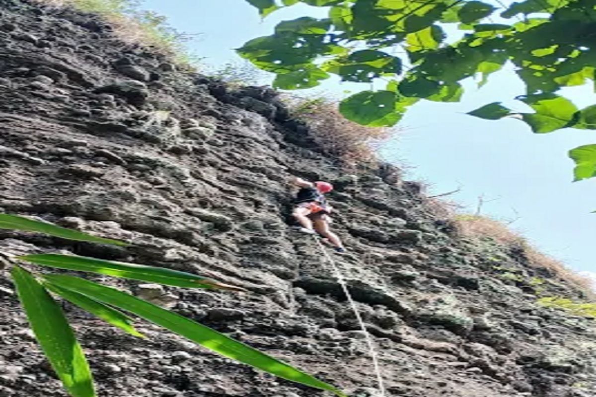 Uji Adrenalinmu! Ini Rekomendasi Tempat Panjat Tebing di Lampung