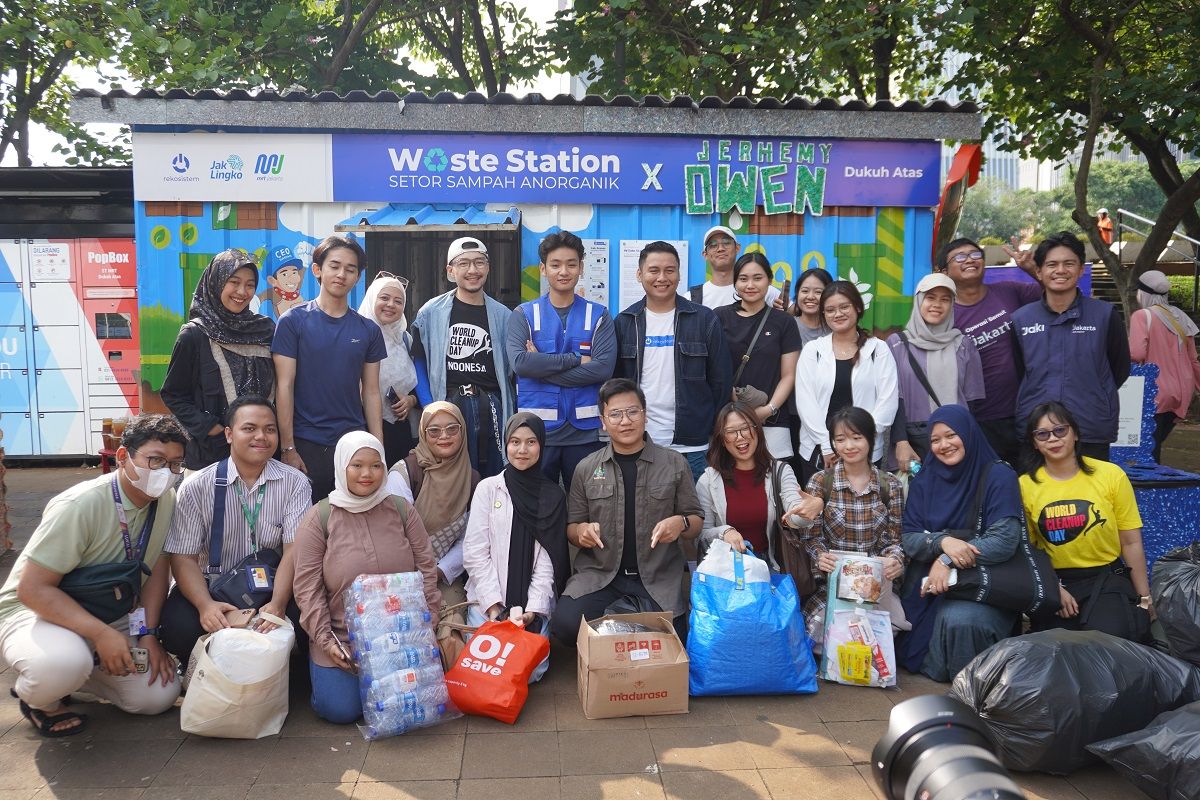 Aksi Sosial Selebgram Jerhemy Owen Bangun Waste Station, Ajak Anak Muda Tukar Sampah Jadi Voucher