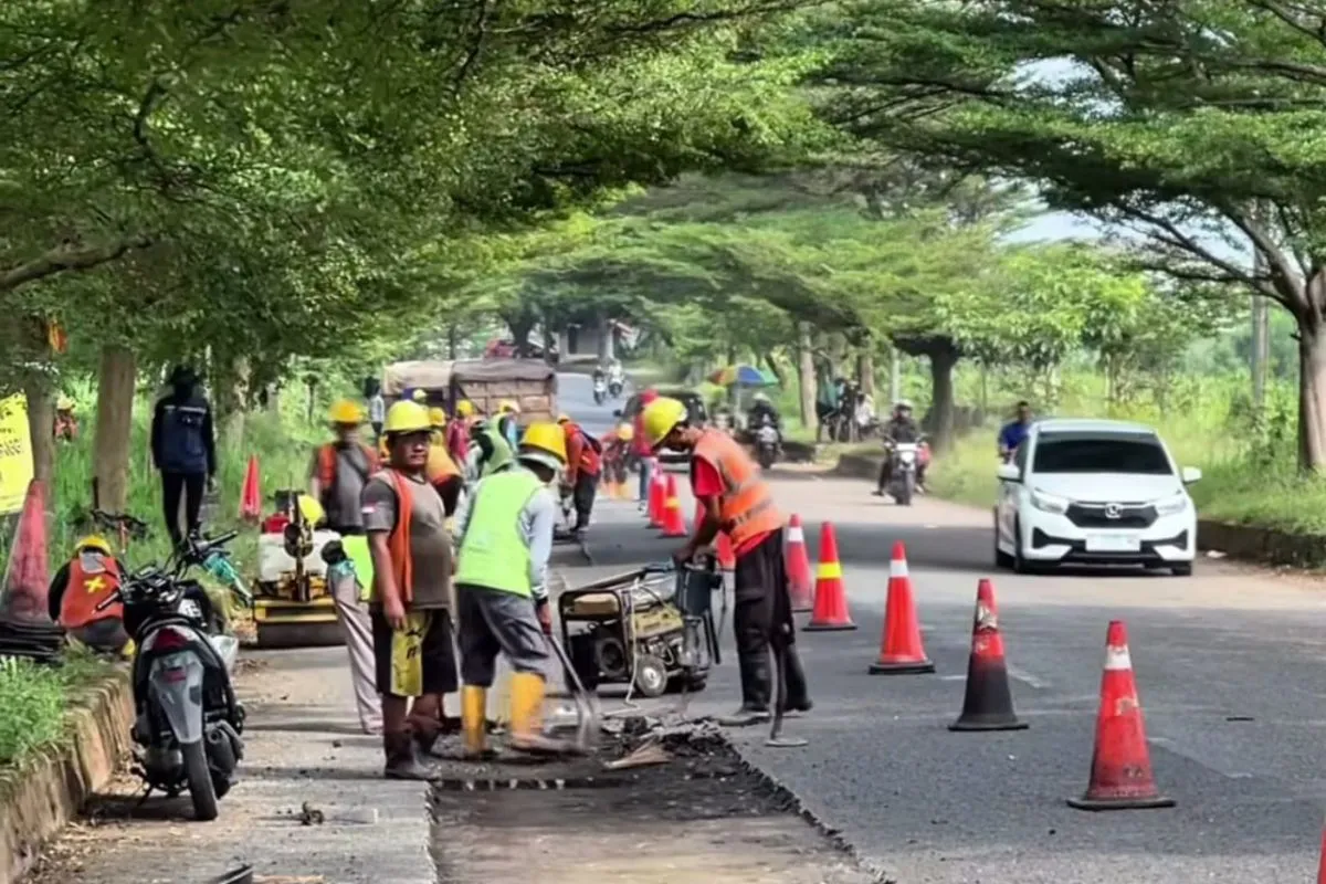 Bupati Majalengka Kawal Proyek Perbaikan Jalan Cigasong–Jatiwangi Senilai Rp12 Miliar