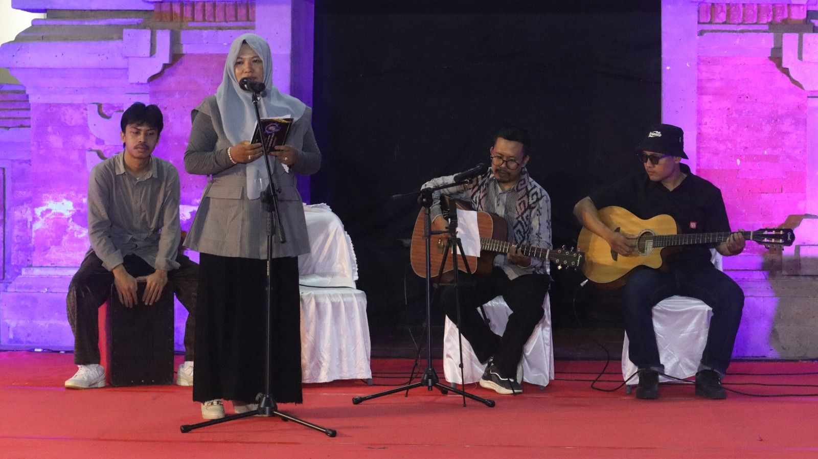 Generasi Muda Buleleng Bangkit Lewat Puisi dan Musik di Parade Akustik Singaraja