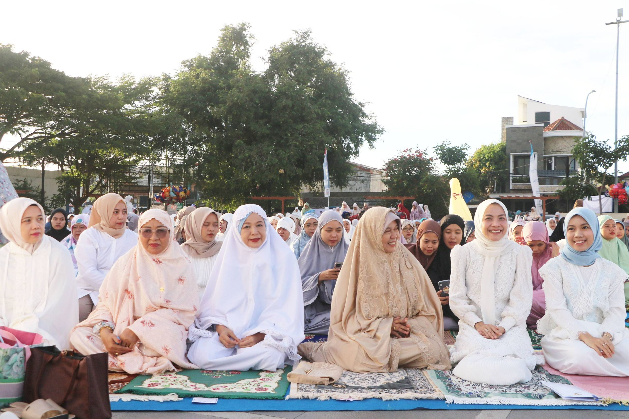 Bupati Serang Bersama Mendes PDT Sholat Idul Adha di Alun-alun Kramatwatu Kabupaten Serang