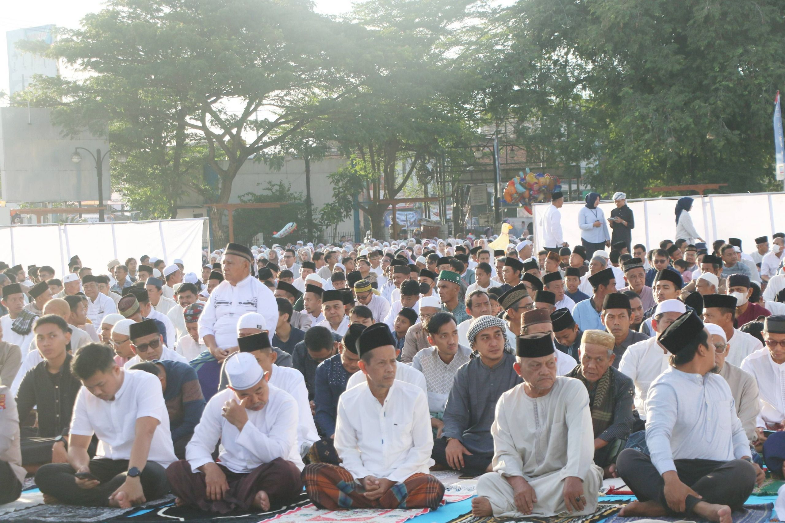 Bupati Serang Bersama Mendes PDT Sholat Idul Adha di Alun-alun Kramatwatu Kabupaten Serang