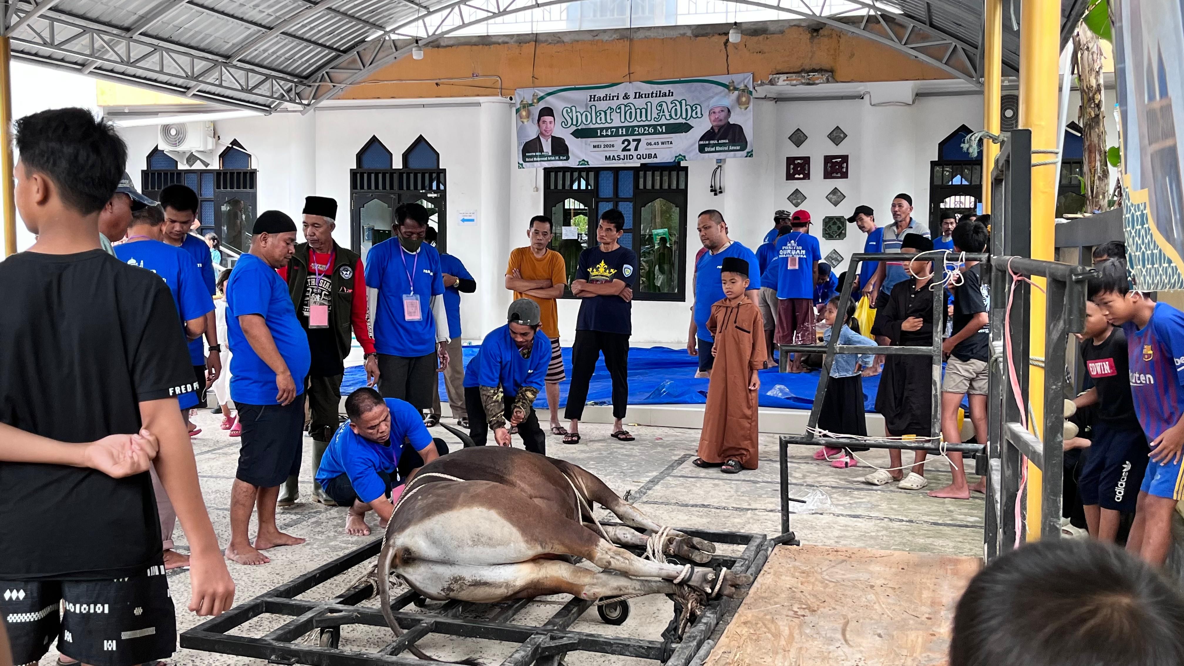 Masjid Quba Tarakan Bagikan Daging Kurban kepada 600 Warga Penerima Manfaat