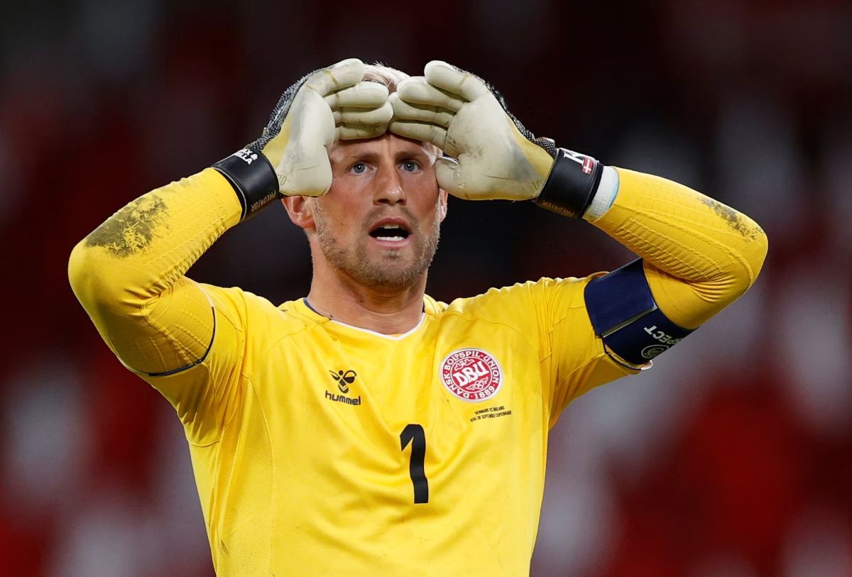 Alami Cedera Parah, Kasper Schmeichel Umumkan Pensiun dari Dunia Sepak Bola