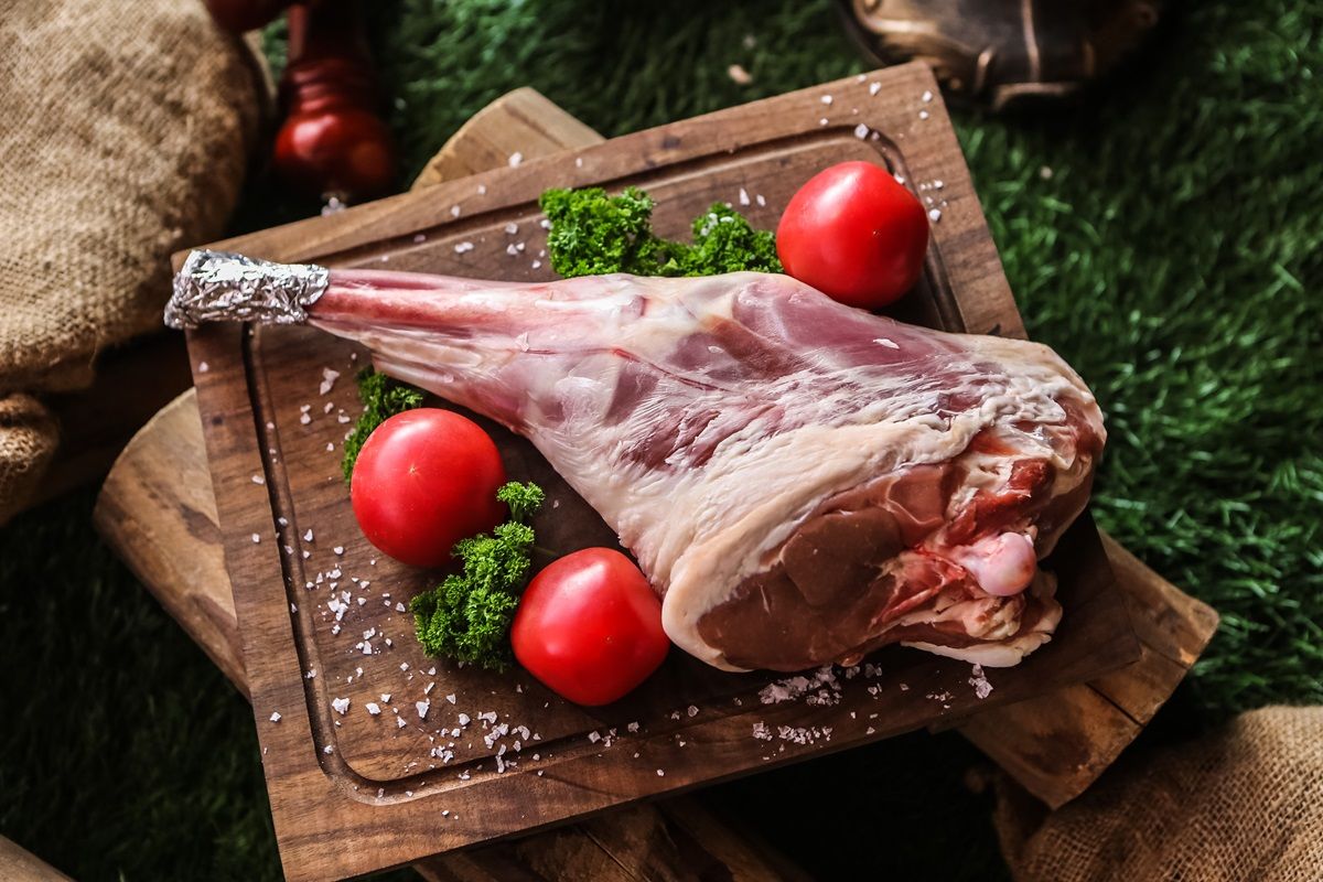 8 Cara Masak Daging Kambing, Dijamin Empuk dan Anti Bau Prengus!