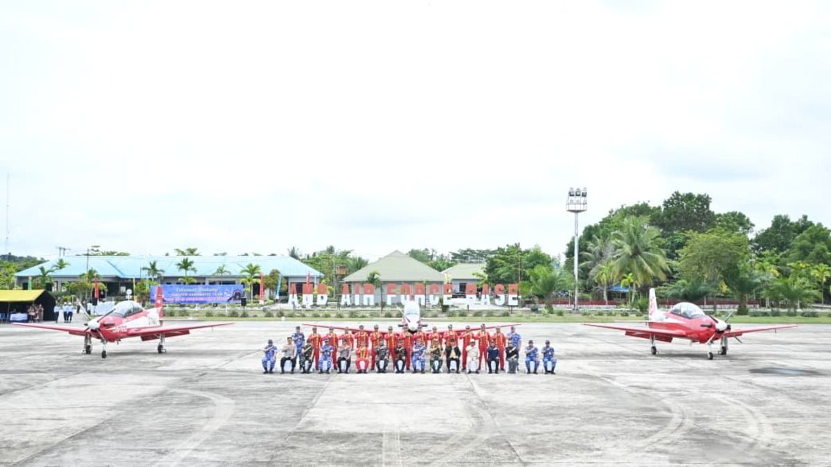 Tujuh Pesawat Jupiter Aerobatic Team Singgah di Tarakan, Bersiap Wakili Indonesia di Brunei