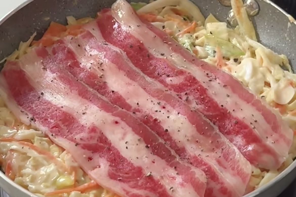 Enggak Perlu ke Restoran, Begini Resep Okonomiyaki Jepang yang Autentik dengan Taburan Katsuobushi