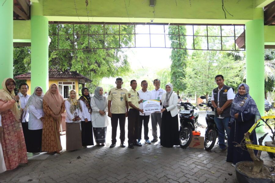 USK Serahkan Motor Baru untuk Satpam Korban Kericuhan Antar Mahasiswa
