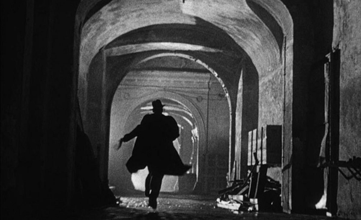 Apa Itu Noir? Jenis Film yang Bukan Sekedar Hitam Putih Seperti yang Terlihat di Spider-Noir