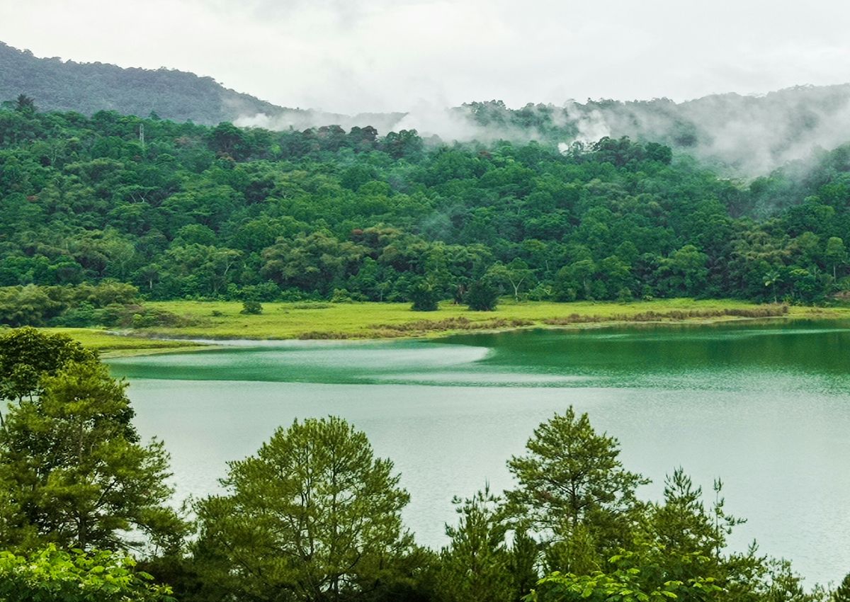 3 Top Destinasi Wisata Danau Vulkanik di Sulut